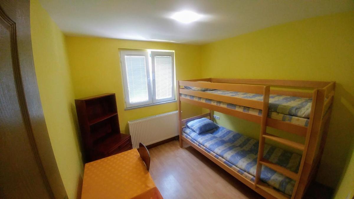 Hostel Srebrenica - Housity