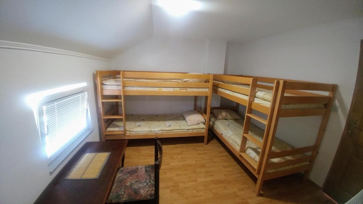Hostel Srebrenica - Housity