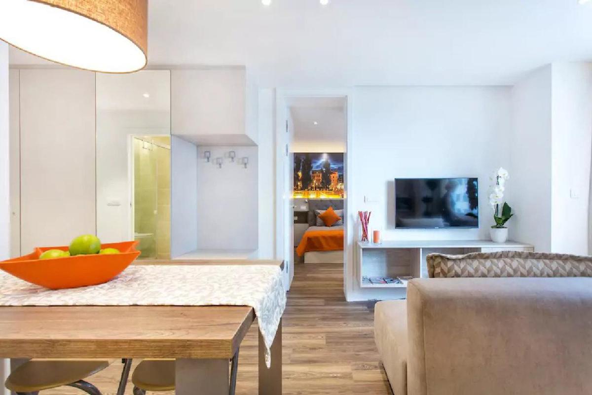 ★ Exclusive Central Apartment ★ FREE Garage ★ - Housity