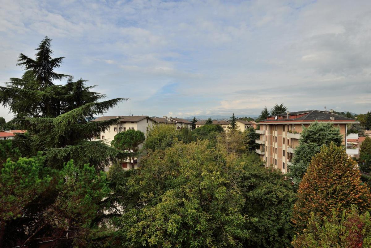 B&B Villa Lattes - Housity