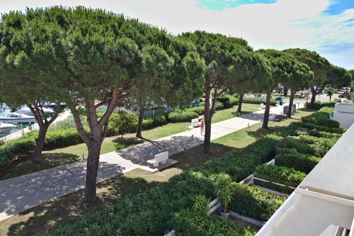Jardin de l'établissement Rivages d'Ulysse Port Camargue