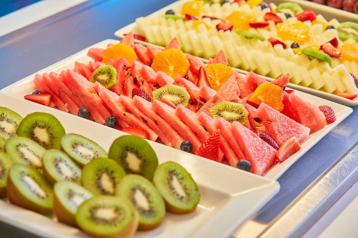 Comida en o cerca de este hotel
