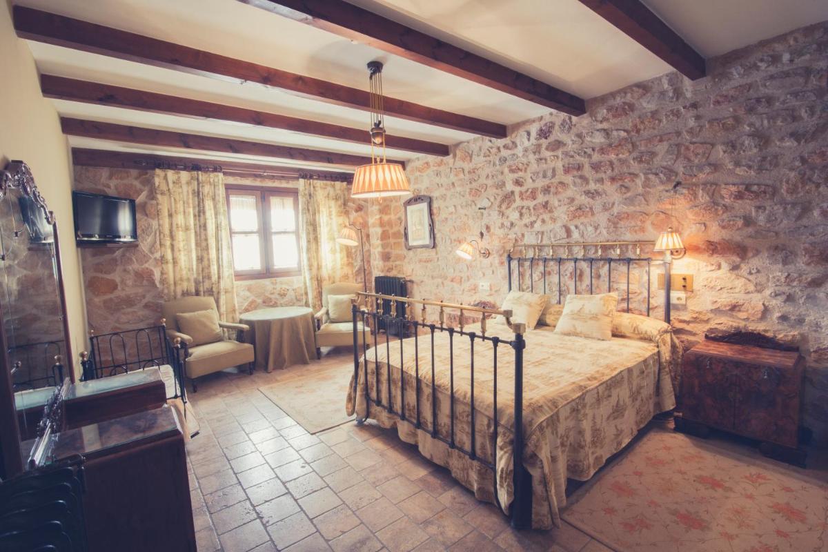 Hotel Mesón de Don Quijote - Housity