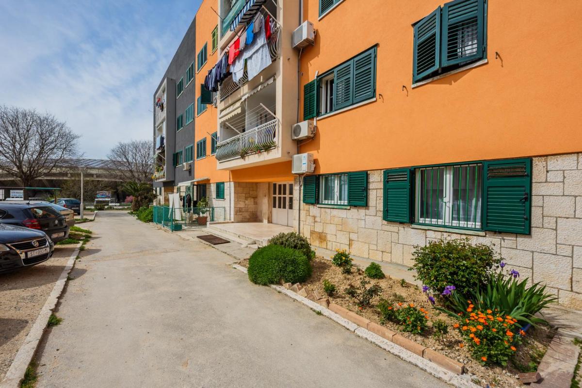 Apartment Emica - Housity