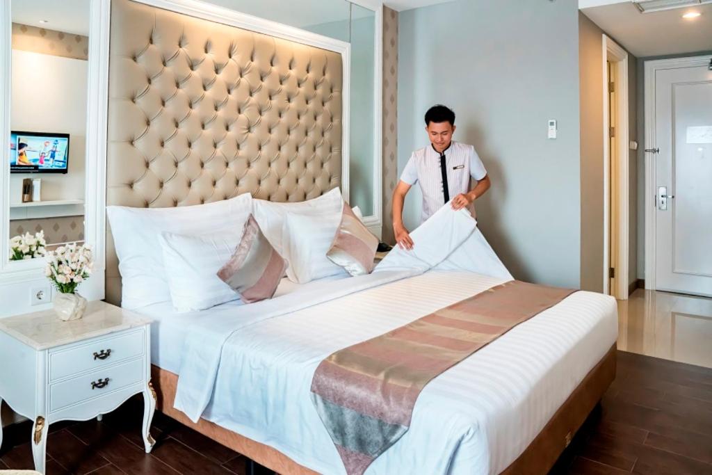 Savero Hotel Depok - Housity