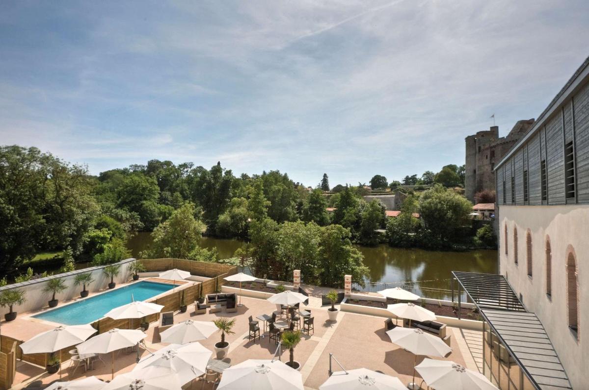 Piscine de l'établissement Best Western Plus Villa Saint Antoine Hotel & Spa ou située à proximité
