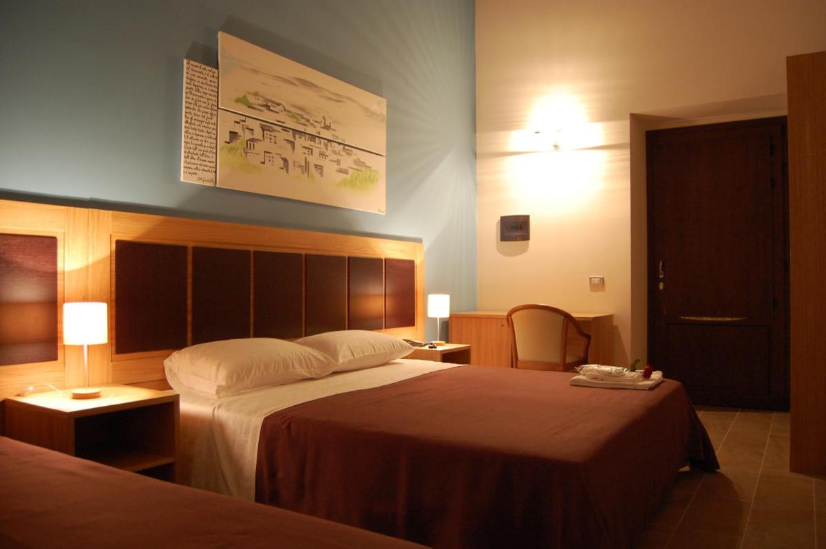 Terre Iblee Resort - Housity