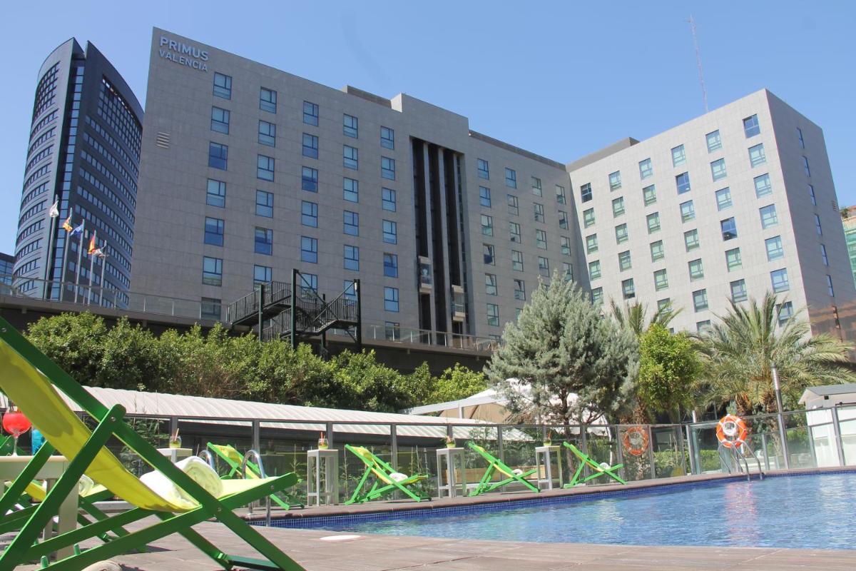 Piscina en o cerca de Primus Valencia
