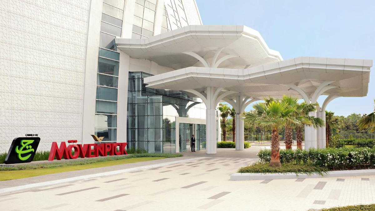 Movenpick Hotel & Convention Centre KLIA - Housity