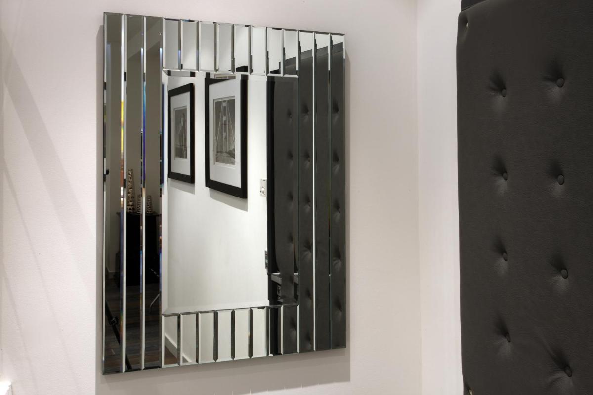 Photo de la galerie de l'établissement Petit Hôtel Confidentiel, à Chambéry
