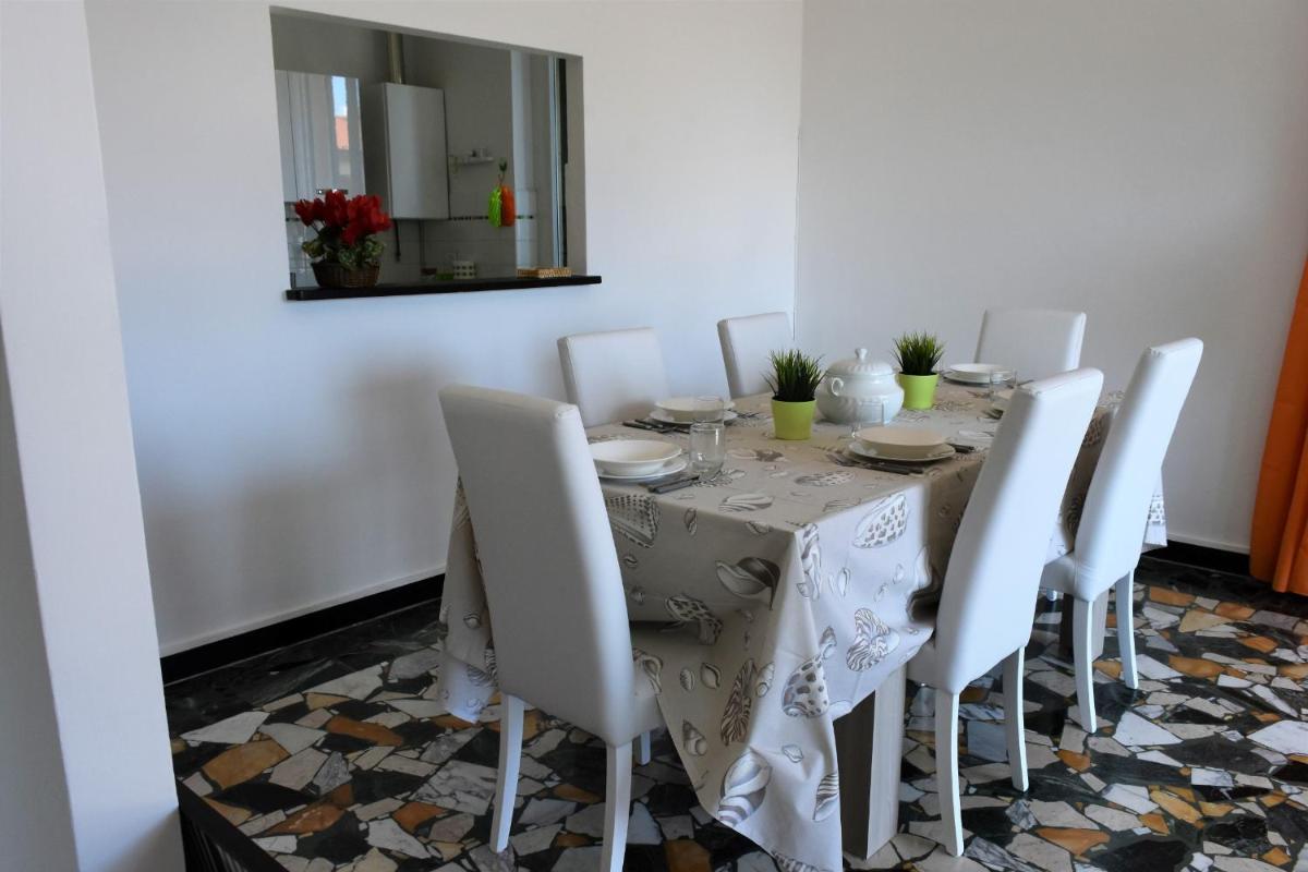 House Luna Rossa by Holiday World - Housity