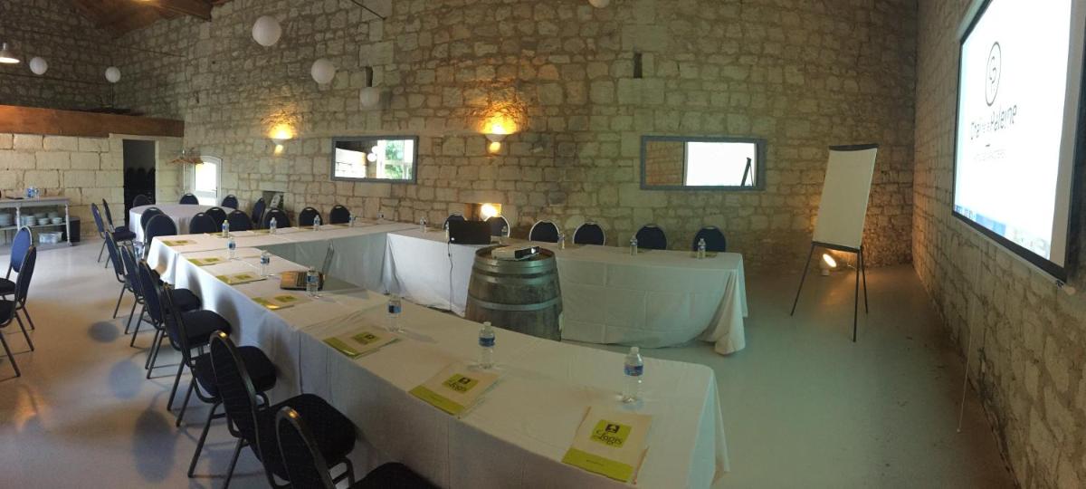 Restaurant ou autre lieu de restauration dans l'établissement Hôtel & Spa Chai De La Paleine