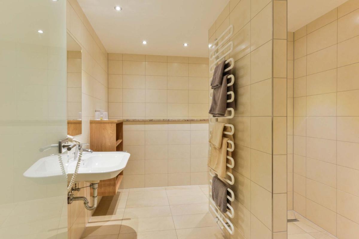 Hotel Sixt - Housity