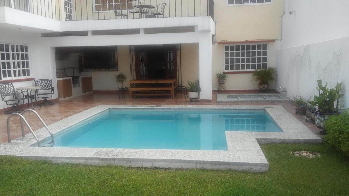 Casa privada completa , para 8 personas para descanso y o trabajo tambien por habitacion con baño privado para 2 o 4 personas compartiendo areas comunes - Housity