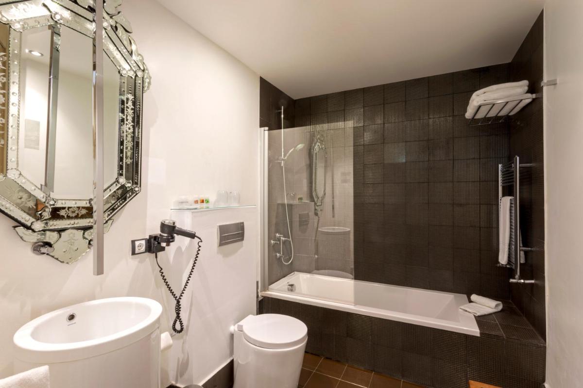 Un baño de Hotel Casa del Abad