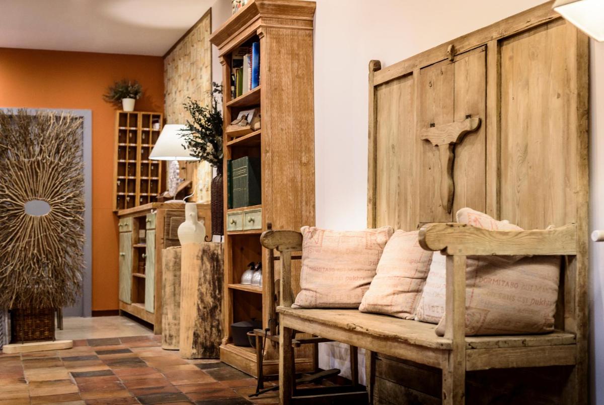 Hotel La Posada De Alameda - Housity