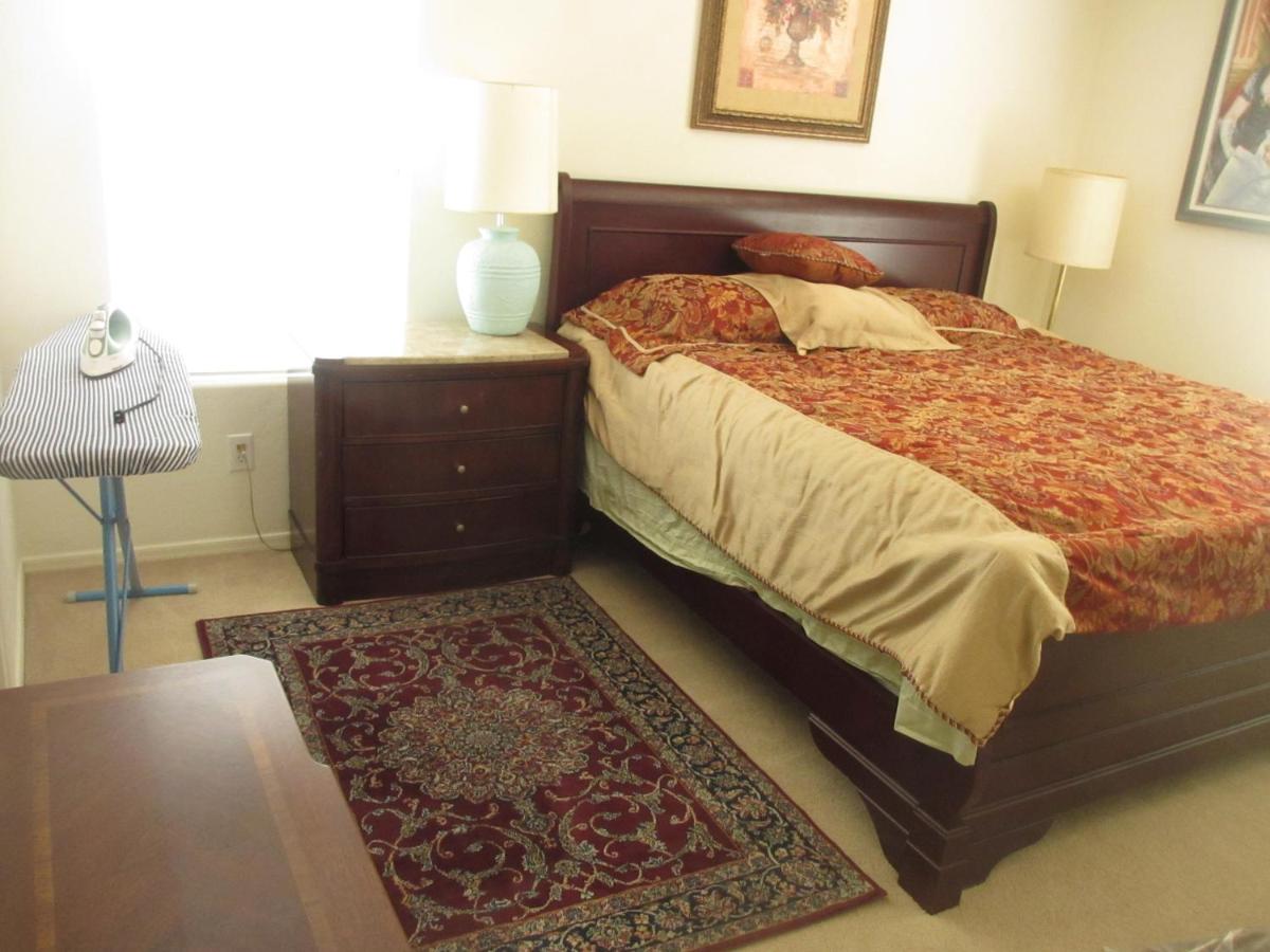 Art Gallery Vacation House - Housity