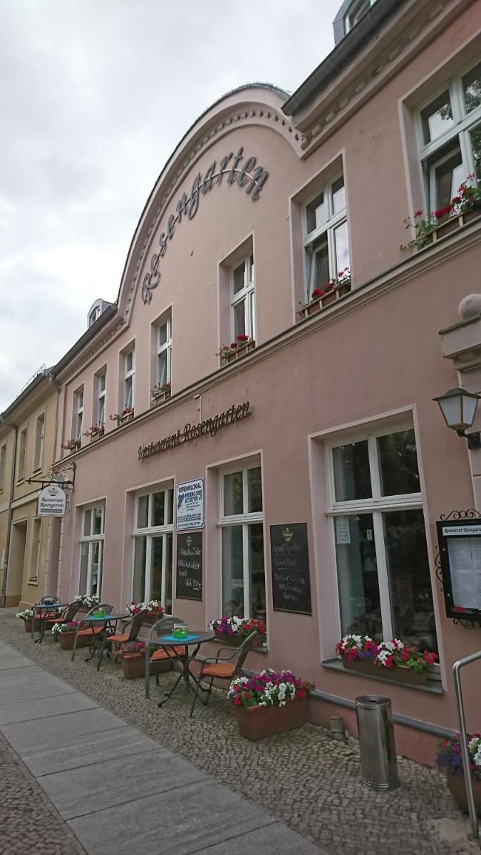 Restaurant Rosengarten - Housity