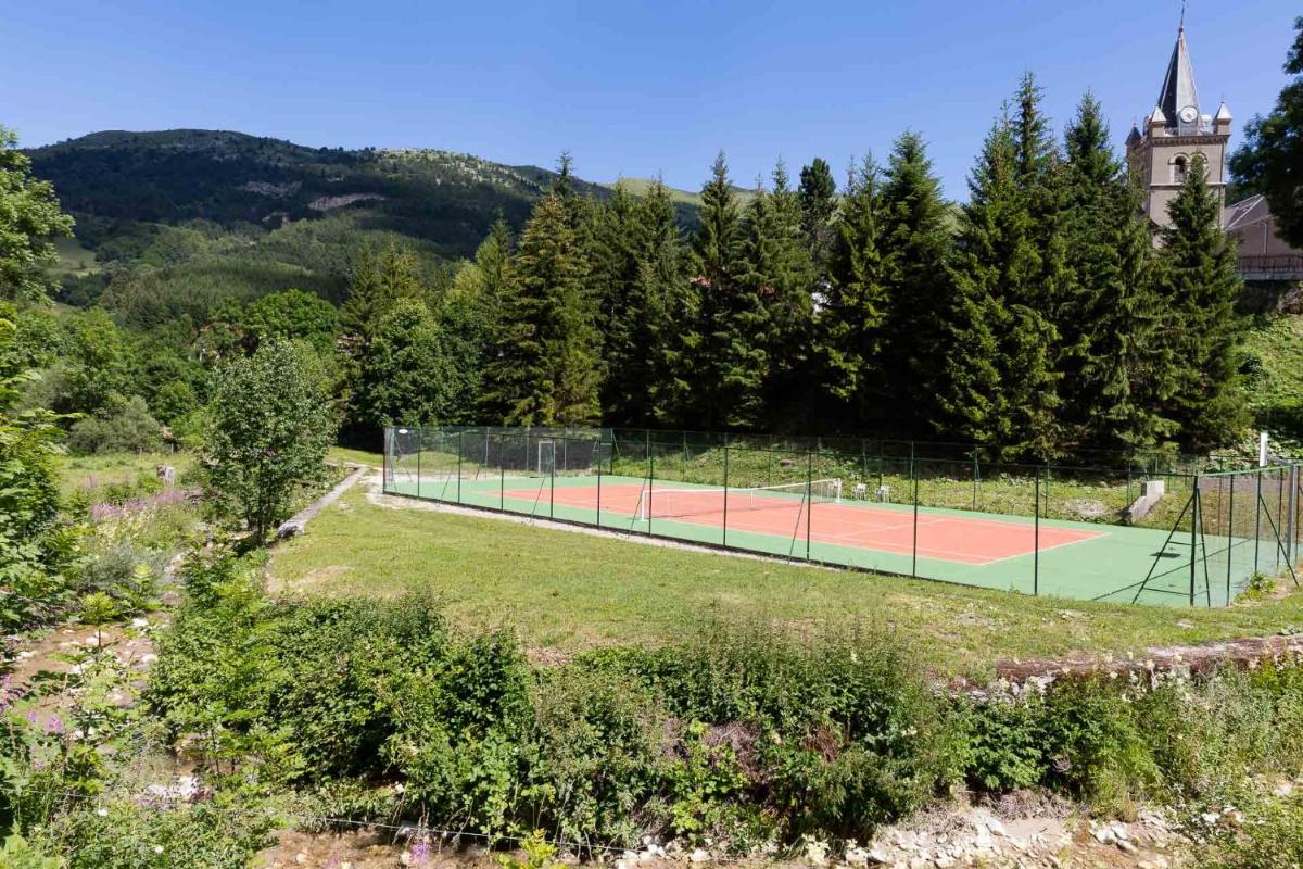 Tennis ou squash au sein de l'hôtel ou à proximité