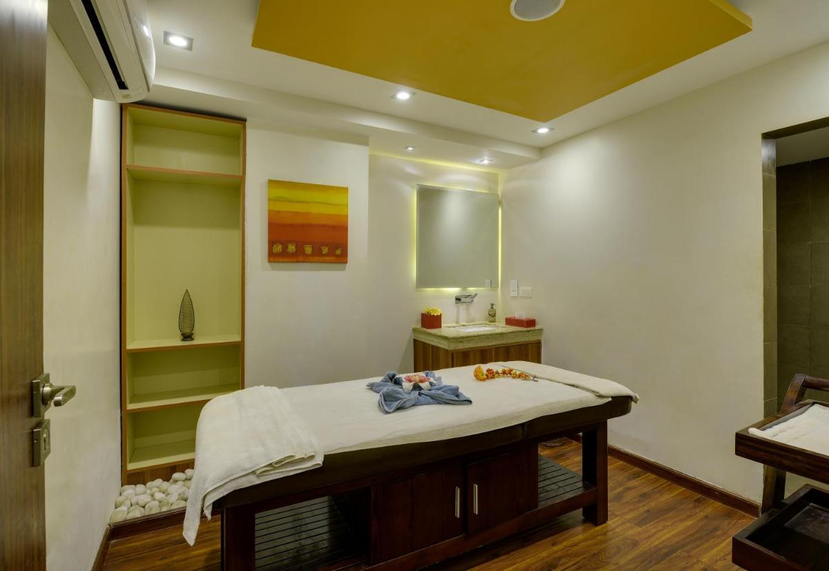 Nidhivan Sarovar Portico Vrindavan - Housity