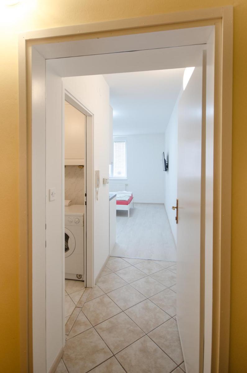 Apartment Tržaška with free parking - Housity