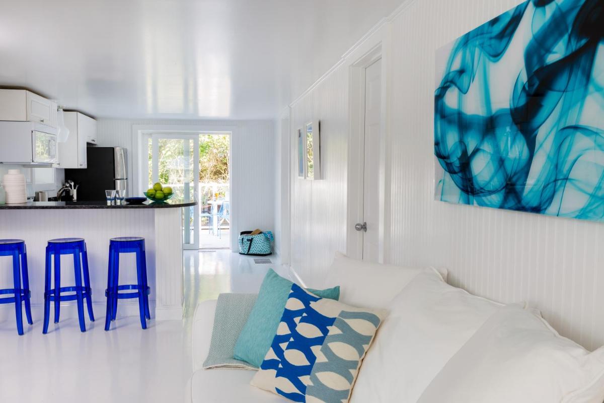 Blue - Inn on the Beach - Housity