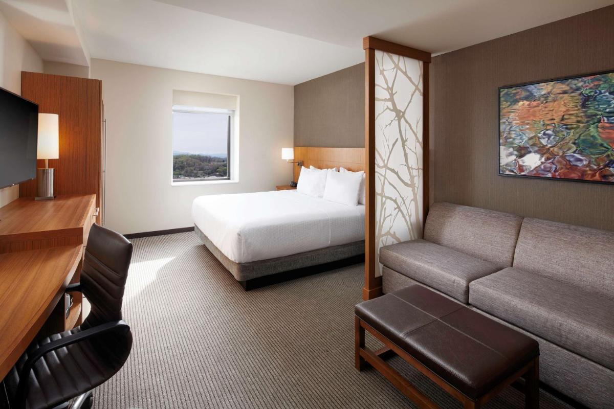 Hyatt Place Knoxville/Downtown - Housity