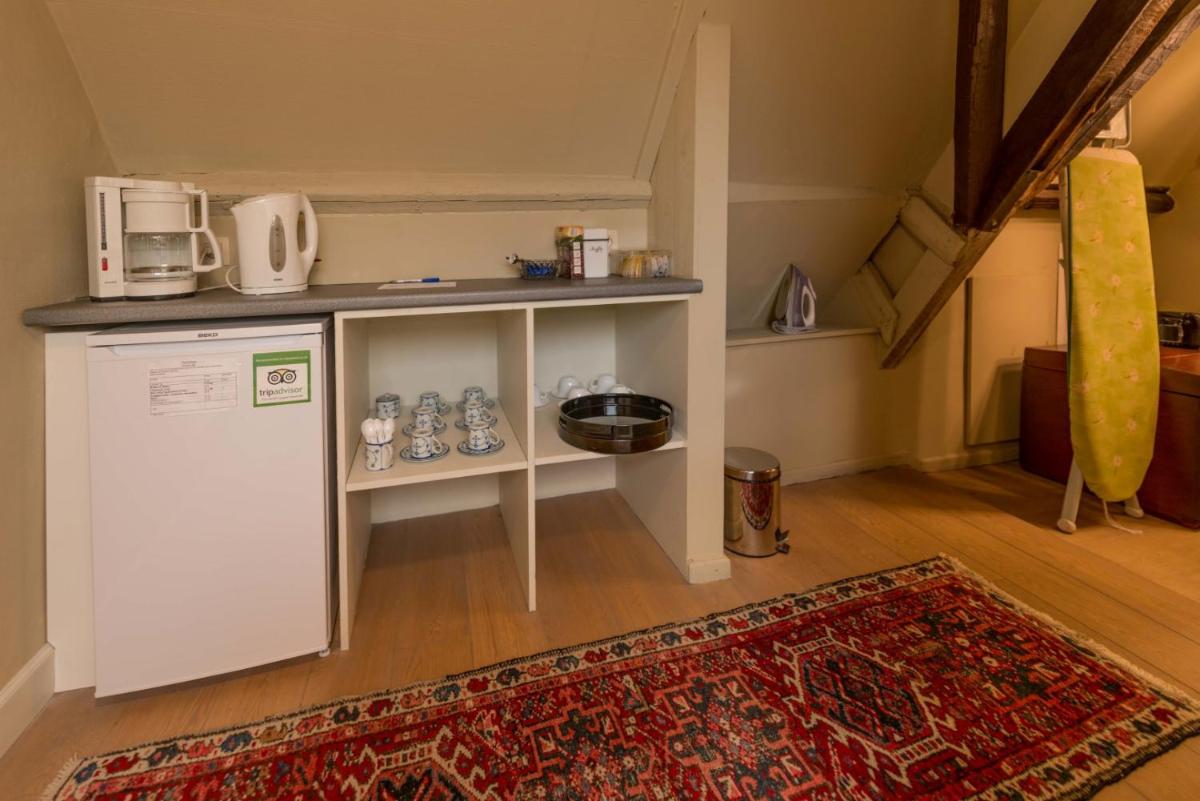 B&B Next Door - Housity