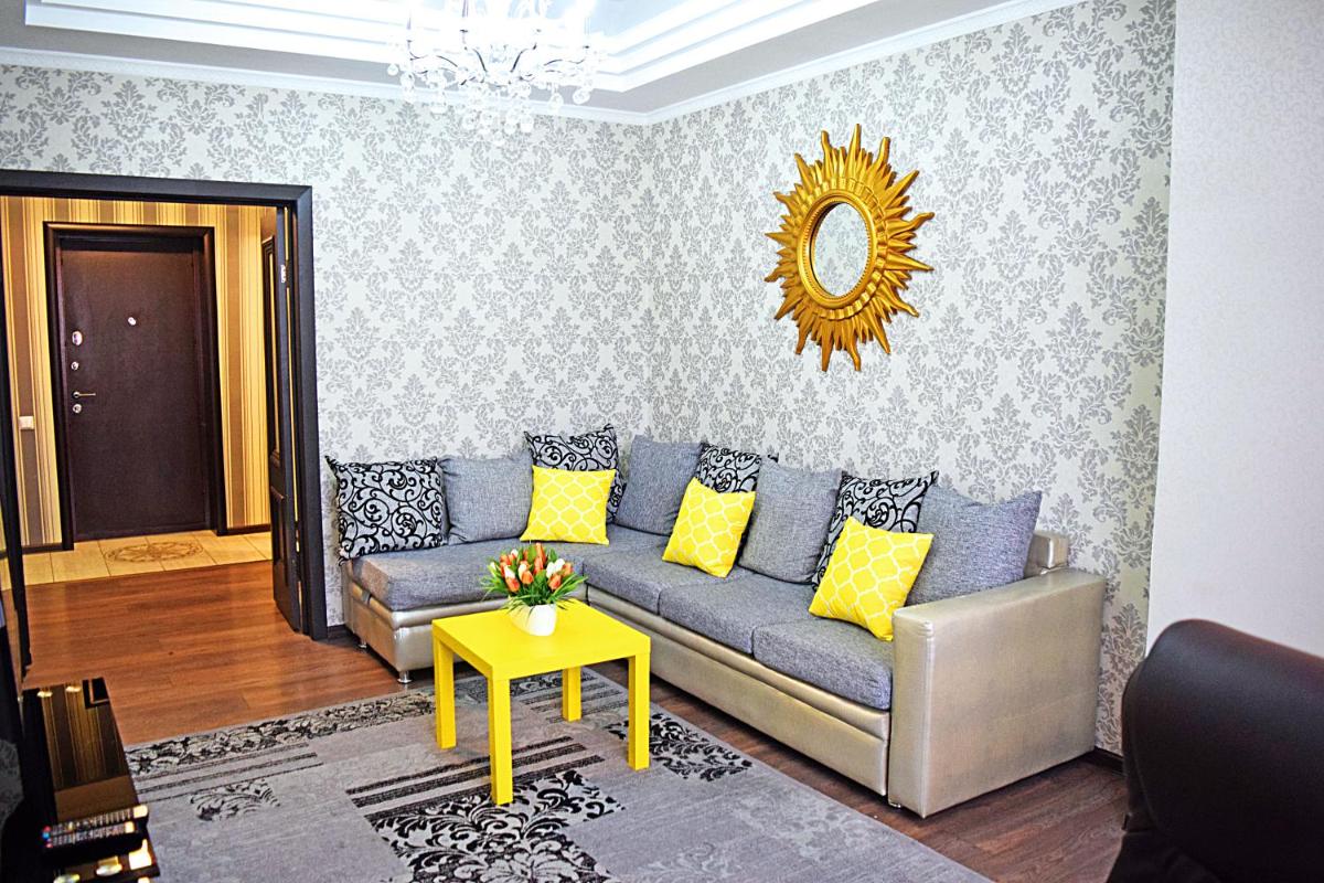 Luxury Palace Apartment - Housity