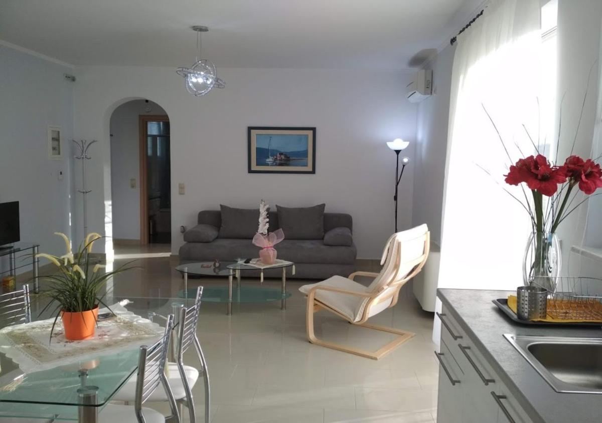 ARIA Luxury Apartments - Housity