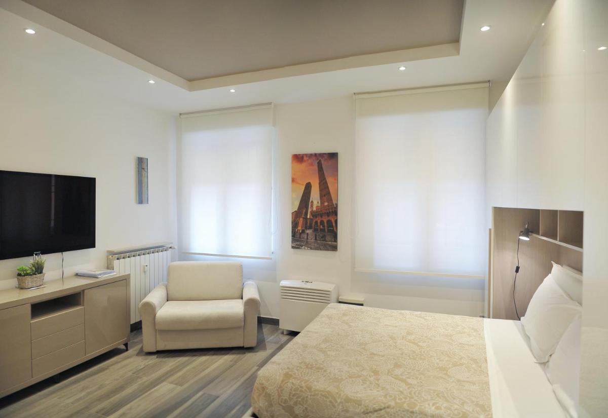 ANDREA LUXURY APARTMENTS Strada Maggiore Studio 1 - Housity