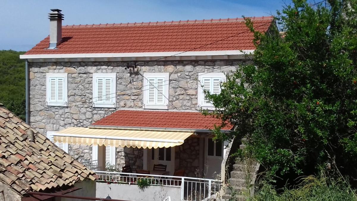 Mediterranean stone house - Housity
