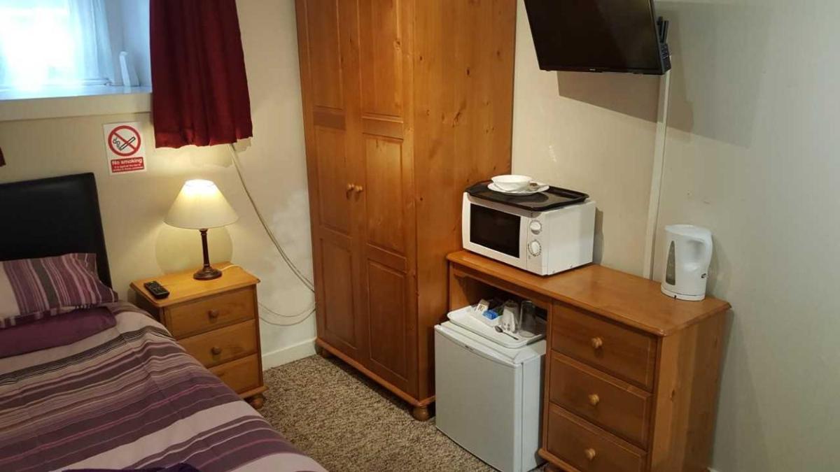 Station View Guest House - Housity