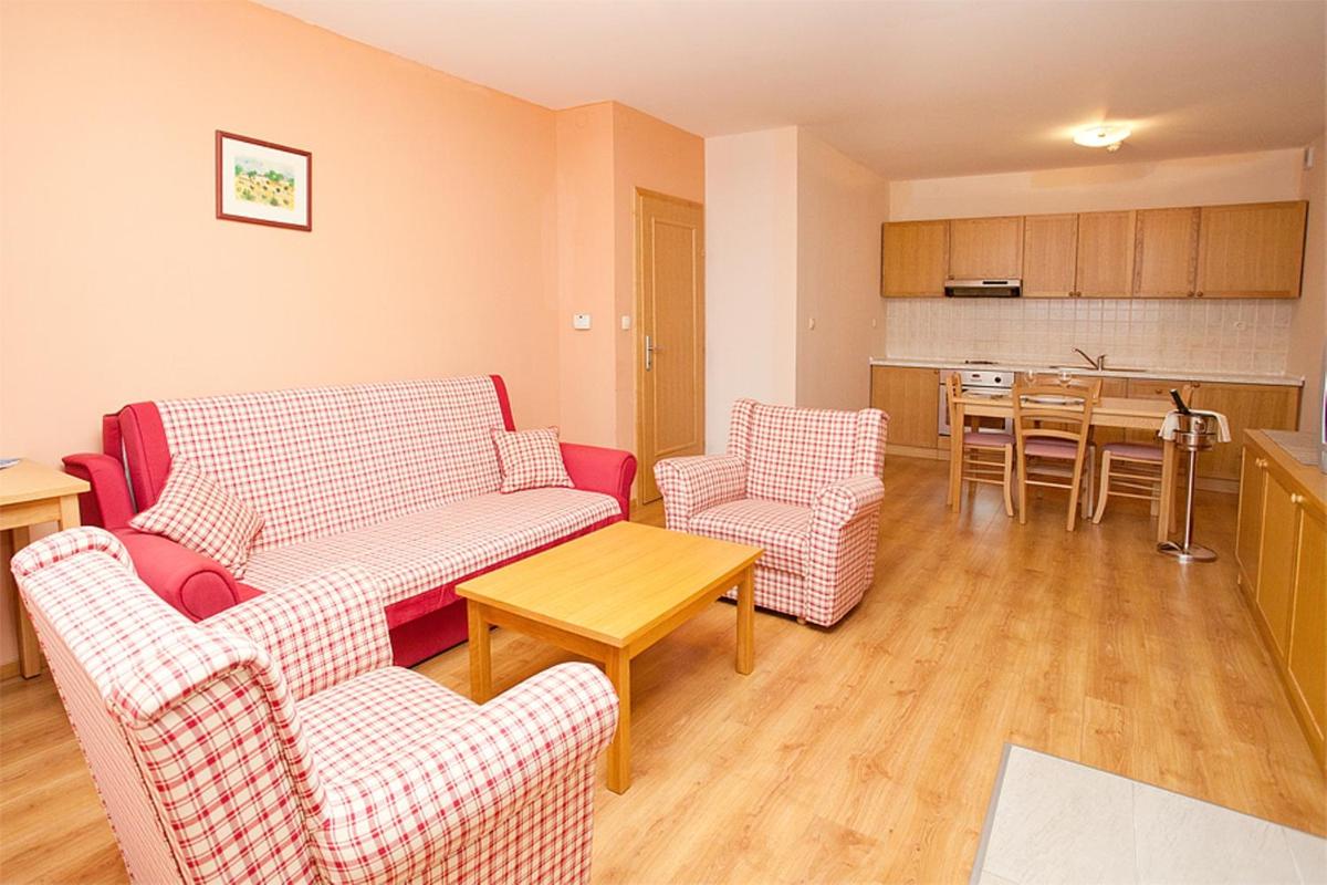 Aparthotel Snjezna Kraljica - Housity