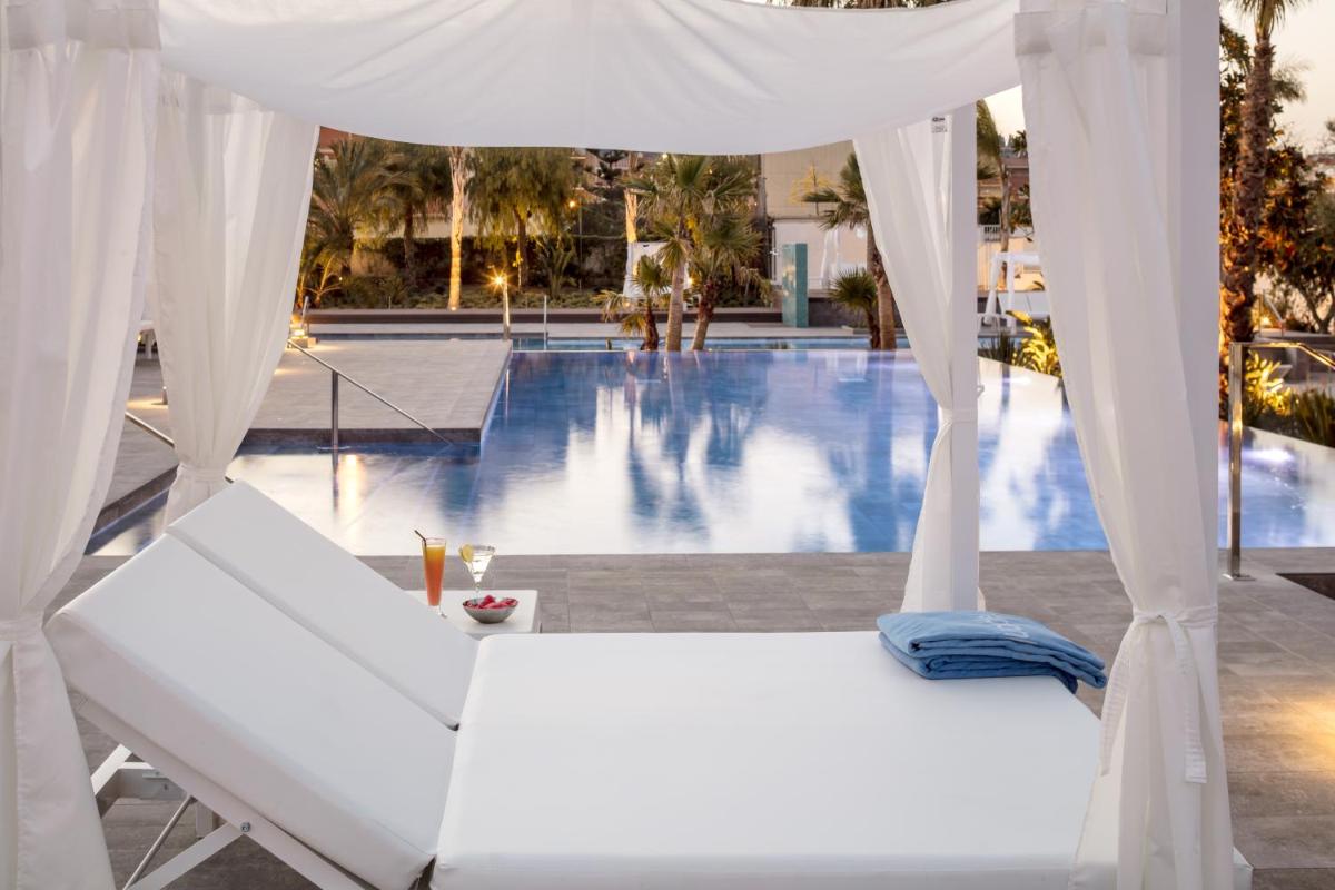 Piscina en o cerca de AQUA Hotel Silhouette & Spa - Adults Only