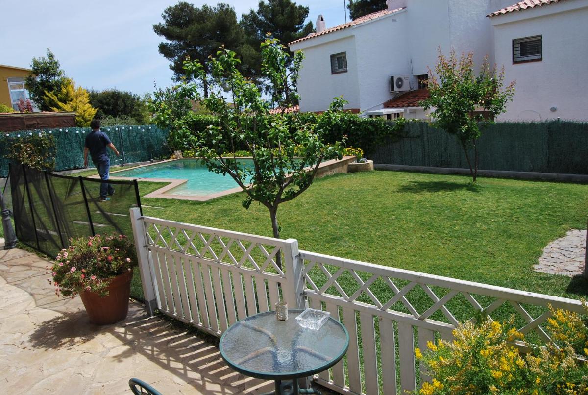 Sunny Holiday Home - Housity