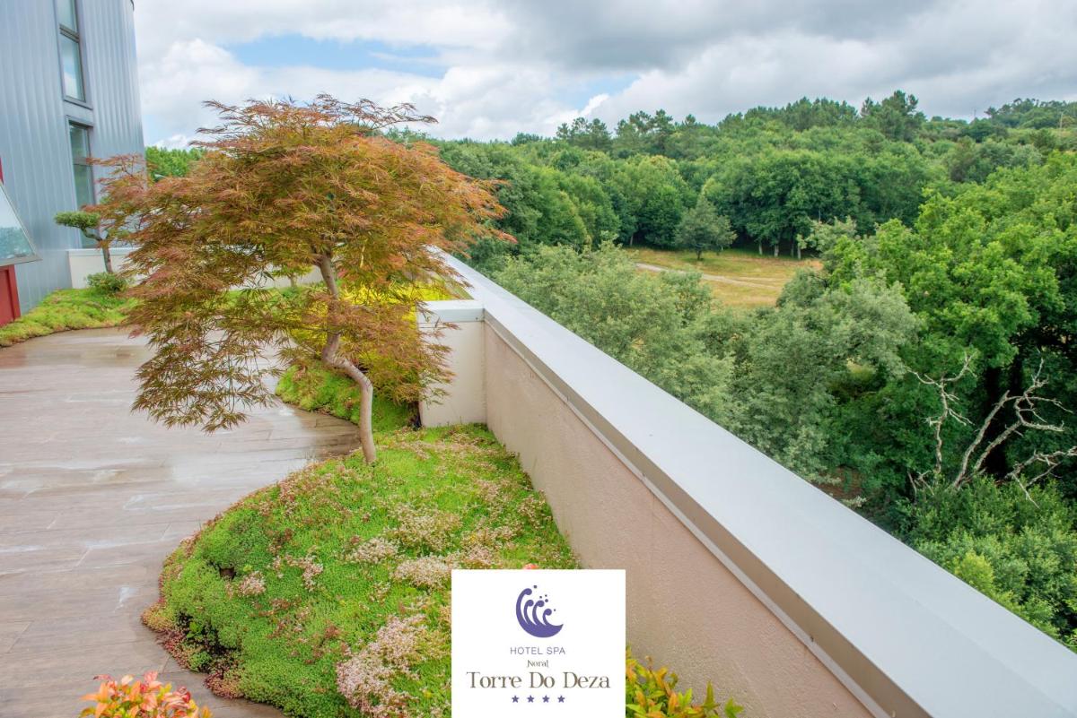 Jardín al aire libre en Hotel Spa Norat Torre Do Deza 4* Superior
