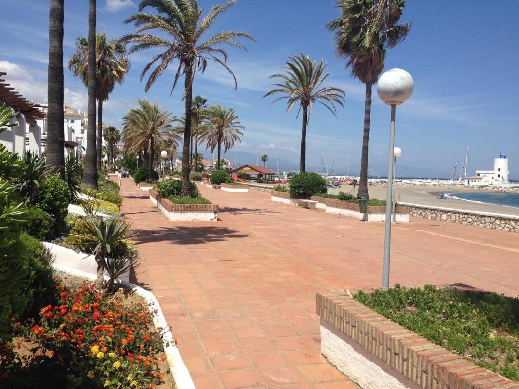 Puerto de la duquesa beach apartment - Housity