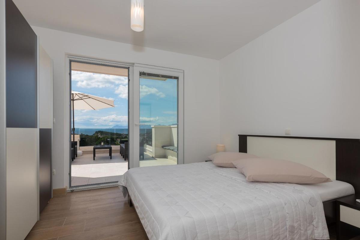 Apartments Villa Hadria - Housity