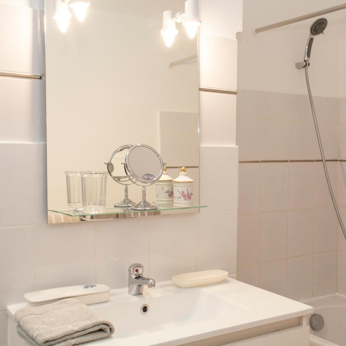 46FM : Montauban Guest House - Housity