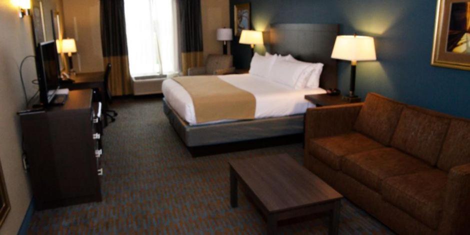 Holiday Inn Express Hotel & Suites Goldsboro - Base Area by IHG - Housity