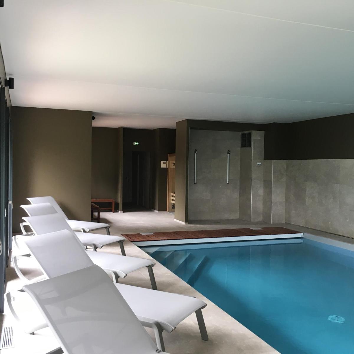 Piscine de l'établissement La Fraîchette-Hôtel & Spa ou située à proximité