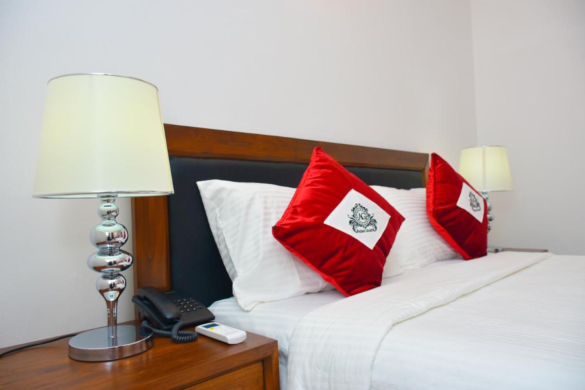 Asian Grand Hotel - Housity