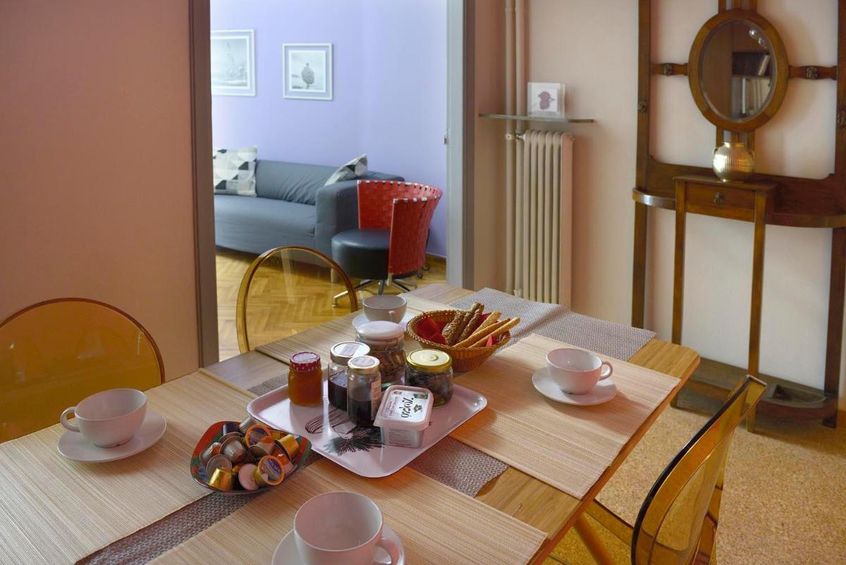 Suitetrails - Modern apartment for 4 persons in the heart of Athens