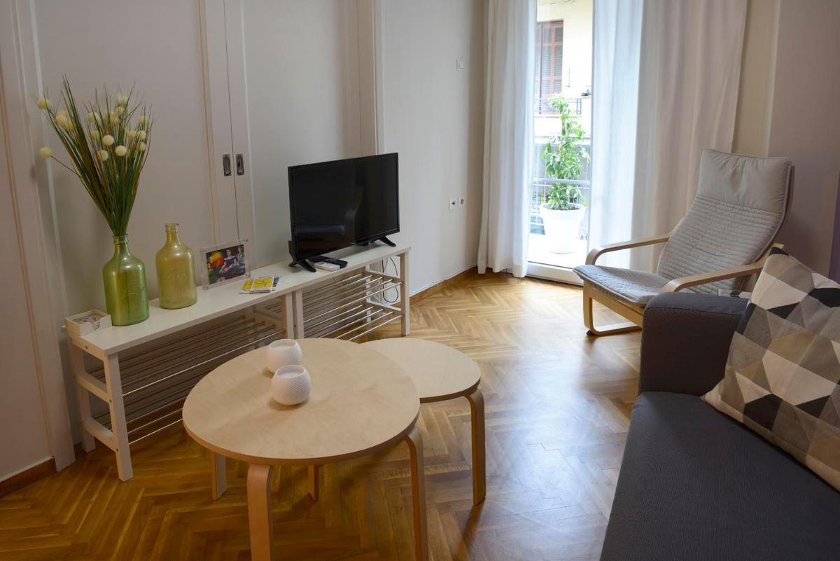 Suitetrails - Modern apartment for 4 persons in the heart of Athens