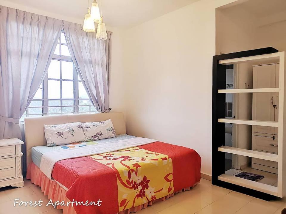 Crown Imperial Court - Housity