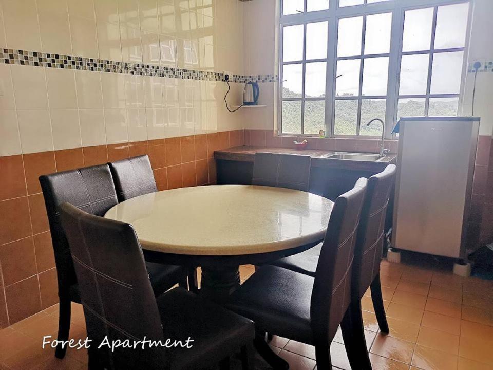 Crown Imperial Court - Housity