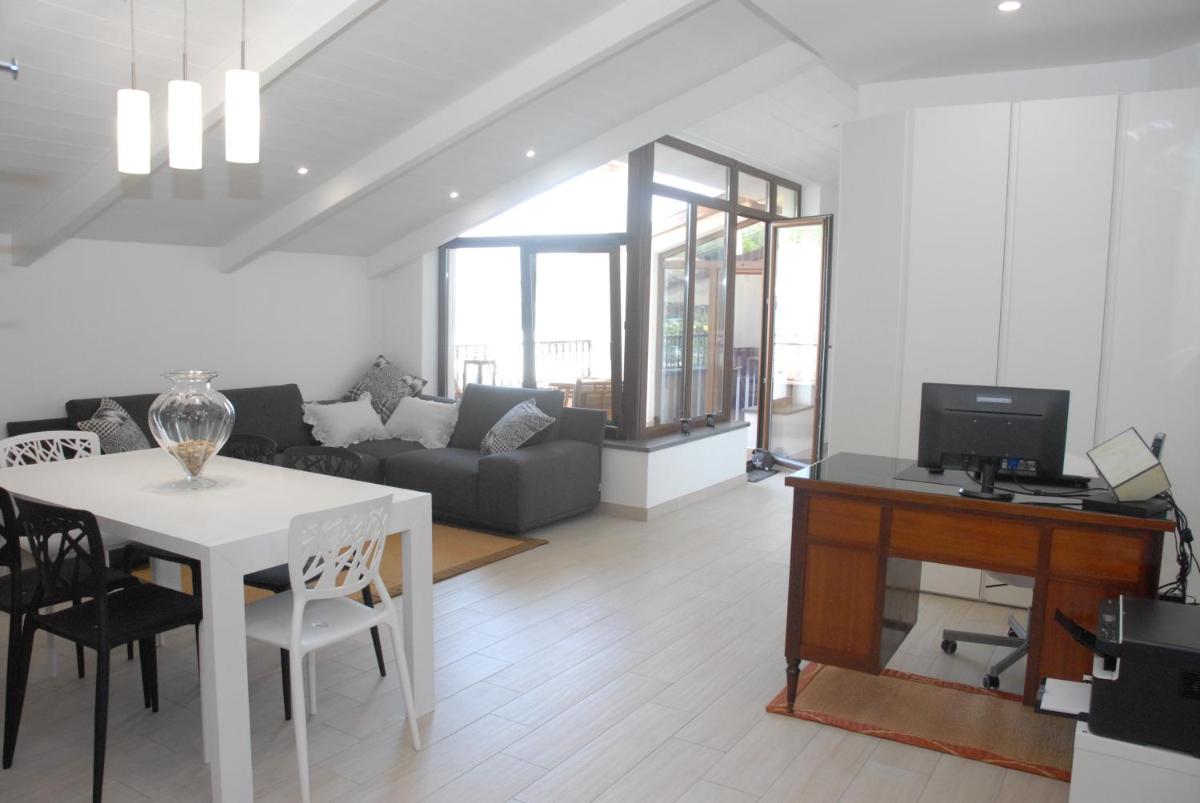 Nonna Pina Traditional & Elegant B&B - Housity
