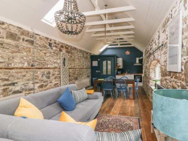 The Cowhouse - Housity