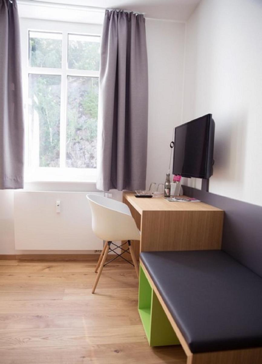 Gleiseins - Housity